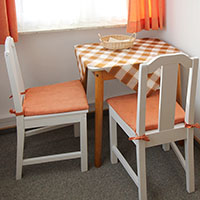 Tischchen im Schlafzimmer